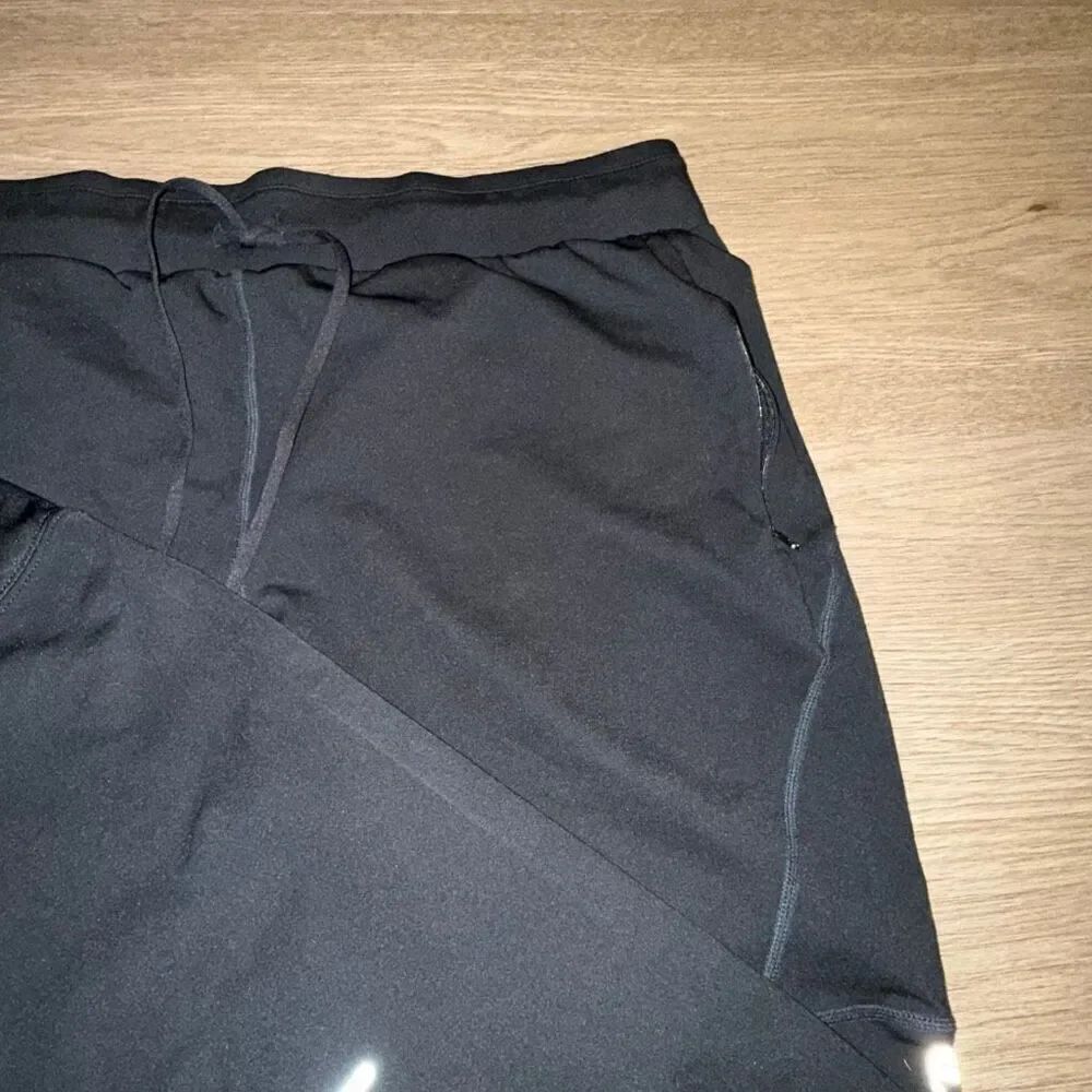 Men’s Fabletics Joggers - Picture 2 of 4